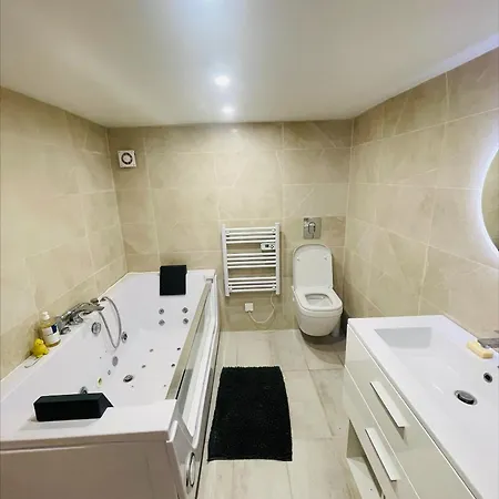 Logement En Rez De Jardin Guérard Extérieur photo