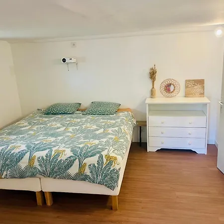 Logement En Rez De Jardin Guérard Extérieur photo